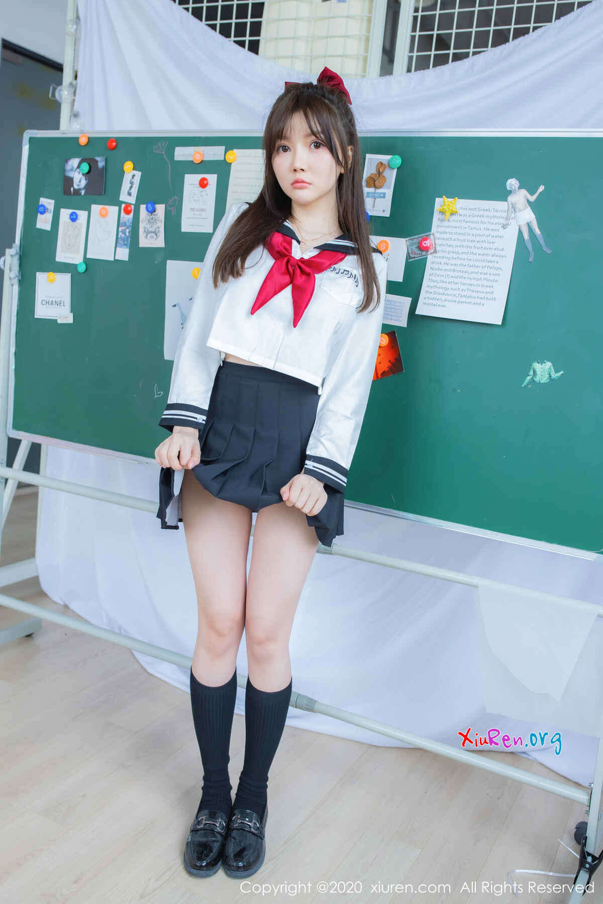 [秀人网XiuRen] N02193 玲珑大眼萌妹糯美子Mini校园风可爱JK制服诱惑美女商务写真 50P